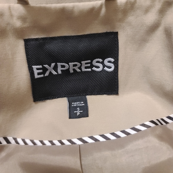 Express Women's Tan Trench Coat Size Small - Picture 7 of 8
